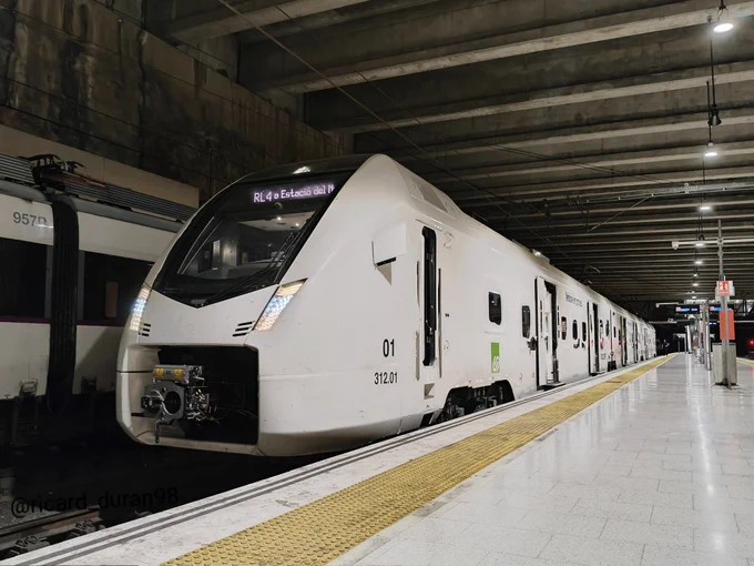 FGC 312.01 a la via 4 de Terrassa Estació del Nord 