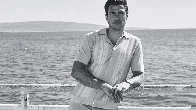 The essence of Italian fashion lies in its clarity and distinction. From formal to casual, Italian men effortlessly embody style for every occasion. Embrace this wisdom and wear it with pride. Draw inspiration from the masters and infuse your own unique flair into your wardrobe.   