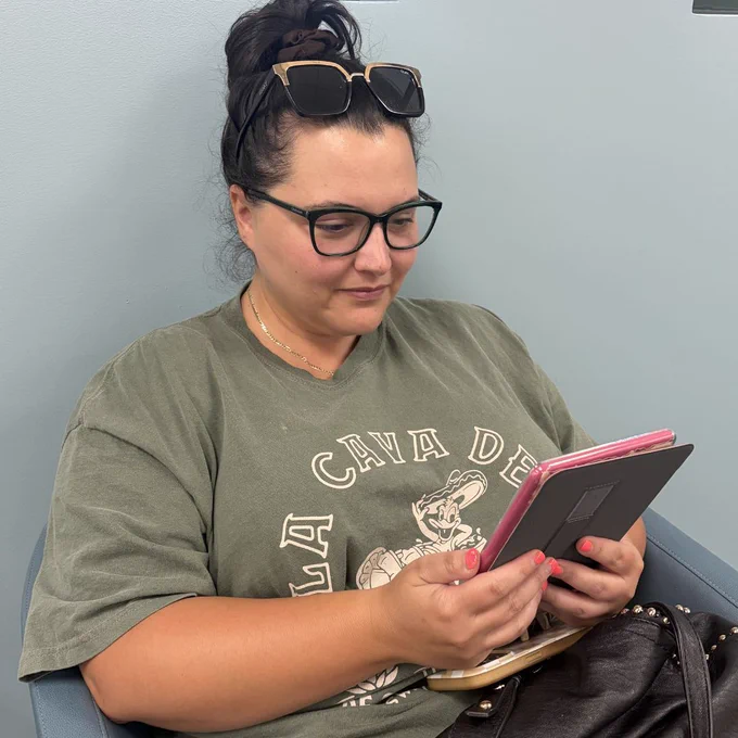Guest reading on a Kindle device.