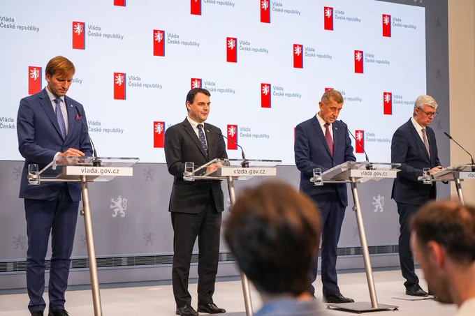 Zástupci vlády představili výsledky dnešního jednání médiím, 8. června 2026.