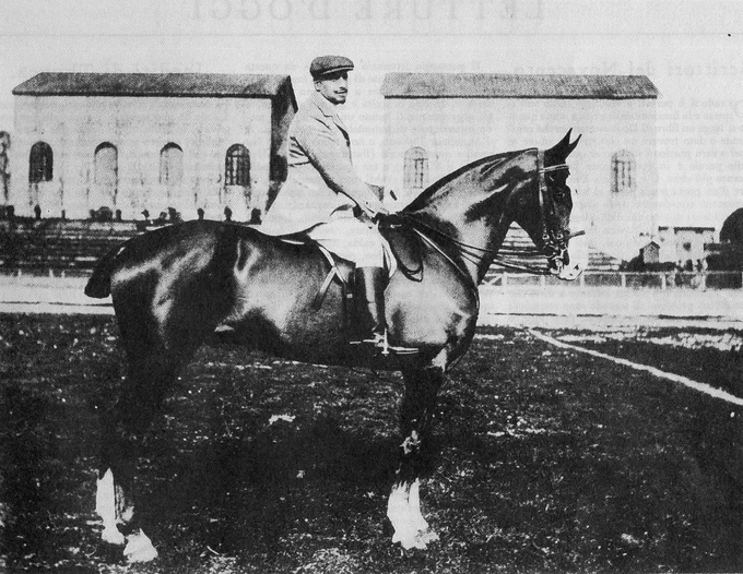 1907 - D'Annunzio al 'meet' di una caccia alla volpe