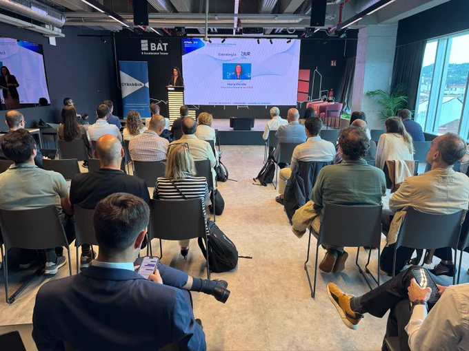 ZIUR presenta su hoja de ruta estratégica para el 2027 en la Asamblea General de Cybasque

María Penilla ha presentado los ejes de la estrategia prevista para 2027: la integración de la IA en pymes, la ley CRA y la evaluación de ciberseguridad de productos y servicios.

Más información en www.ziur.eus