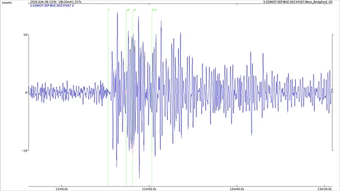 Seismogram showing P-wave arrival at about 18.11.27 UTC