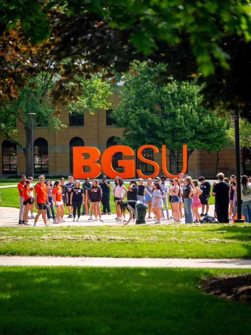 Students at summer orientation on BGSU campus