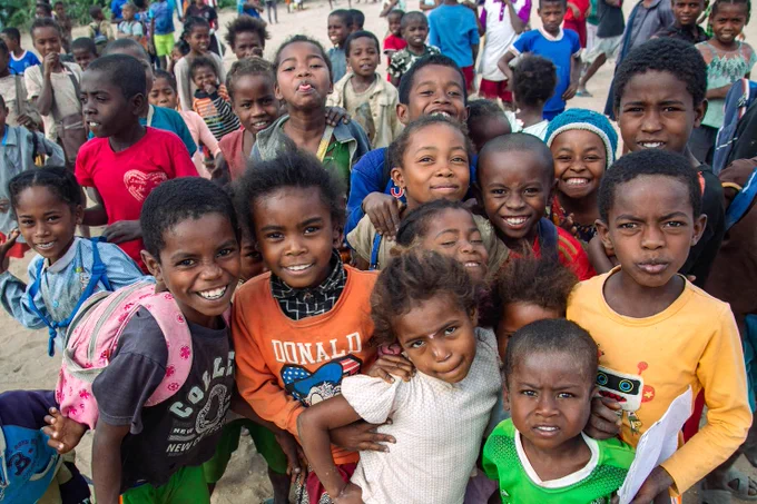 Group of children in Madagascar. ©Natia Tsiky/World Bank