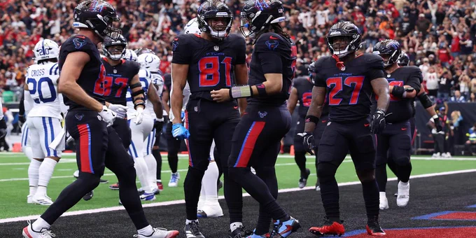 Bleacher Report high on Texans' wide receiver room entering 2026 season