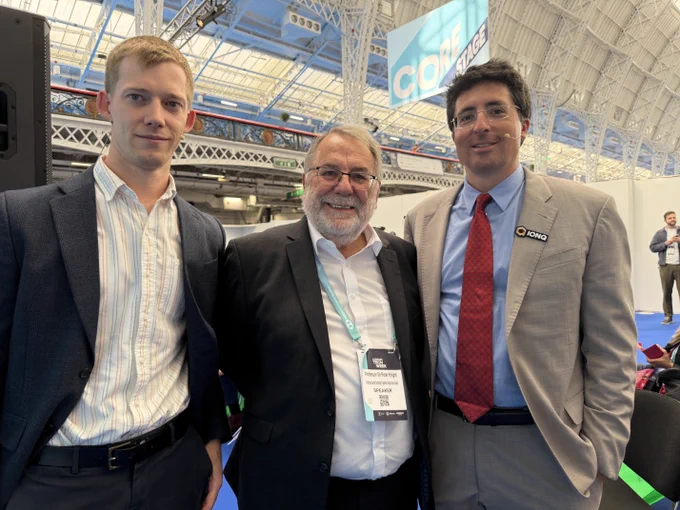 Chris Ballance, President of Quantum Computing, IonQ; Sir Peter Knight (center) and Niccolas de Masi, CEO, IonQ (right) at London Tech Week