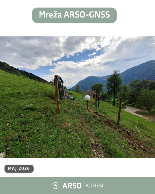 Postavitev ograje okrog GNSS antene na pašniku ob potresni opazovalnici Čadrg.