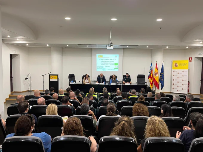 El subdelegado ha inaugurado un curso dirigido a agentes de la Guardia Civil que integran el dispositivo de Seguridad Ciudadana del PENVA.