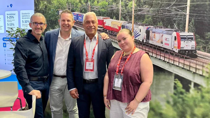 Equipe LFP au stand de Kombiverkehr