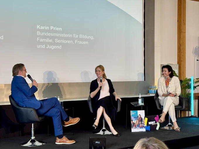 Podiumsdiskussion mit Karin Prien und Dorothee Bär