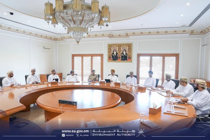 اجتماع اللجنة الرئيسية لمكافحة الطيور الغازية بحضور ممثلي الجهات الحكومية والشركاء لمتابعة نتائج الحملة ومناقشة خطط تنفيذها القادمة.