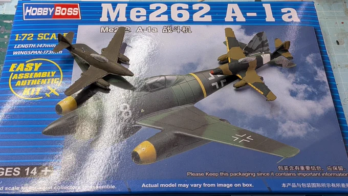 Hobbyboss P262 and Ki202 1/72 scale models.