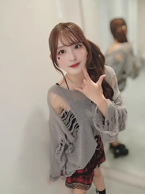 ロックの日きてくれてありがとお💛💛
黄色いっぱい見えて嬉しかったよ☺️🌟
やっぱり顔見れると嬉しい！！！
今日でこのメンバーラストやったけど
セトリが激しすぎて浸る間もなく
ライブ終わってたわ🤣💛💛

明日から変わっていくけど
変わらないものを守りながら
パワーアップしていけるよう
がんばるねっ(  .  ̫ .  )🌟
りお推しさんはよそ見禁止ねぇ〜？😗😗

明日はどりもんの新たな
スタートをどうか見守ってね💛💛
りお推しさん来れる人はみんなきてっ.ᐟ‪.ᐟ
まってるよー(  ˃ ᵕ ˂  )