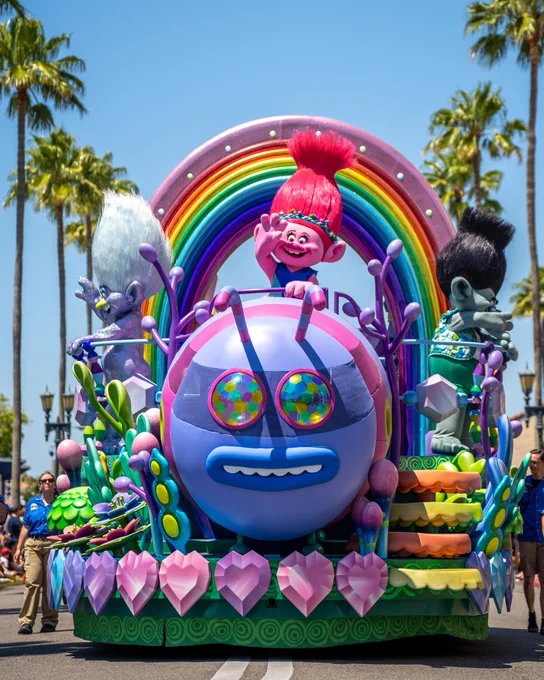 Photo of the Trolls Caterbus in the Mega Movie Parade.
