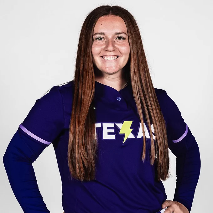 Jordyn Rudd-Lee posing for a headshot photo wearing a purple Texas Volts jersey. (Photo: Jade Hewitt/AUSL)