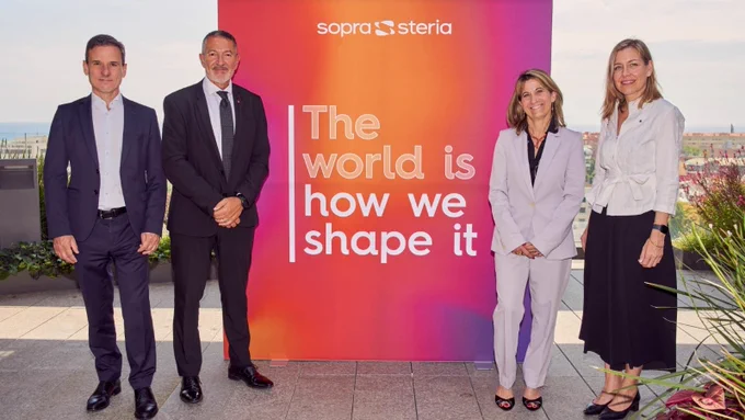 Antonio Peñalver, director general de Sopra Steria Espanya; Miquel Sàmper, conseller d'Empresa i Treball; Sònia Cañizares, directora de l’Agència Sector Públic i Salut; i Maria Galindo, secretaria de Polítiques Digitals