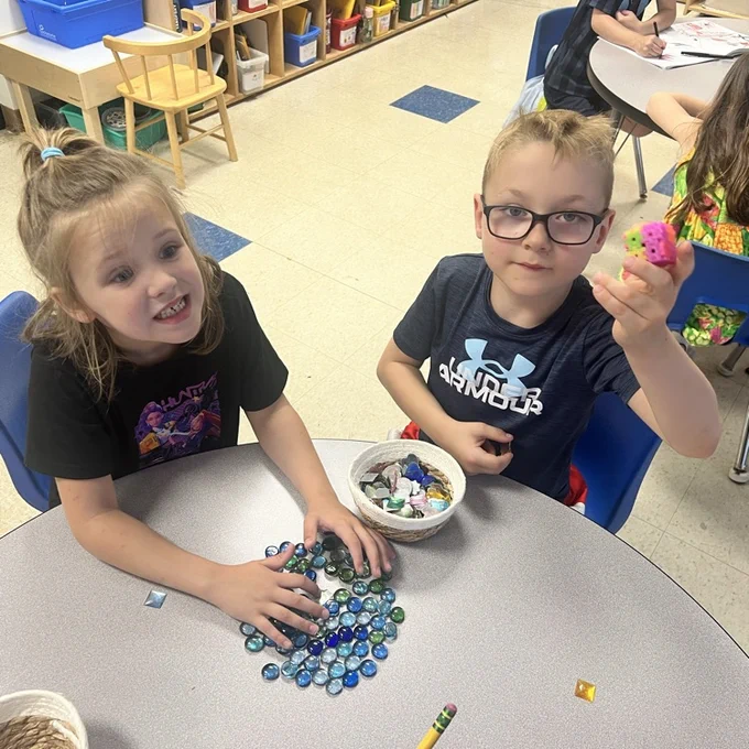 KRO uses loose parts to create during quiet time