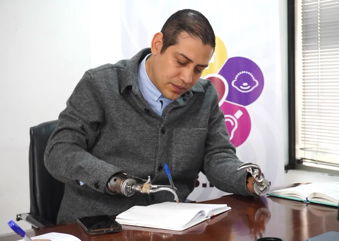 Fotografía del Director General para el Bienestar de las Personas con Discapacidad, en reunión virtual sobre el Programa Nacional para la Igualdad y No Discriminación con CONAPRED.
