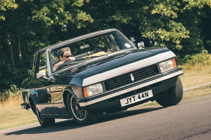 Bristol 412 classic car styled by Zagato – front view