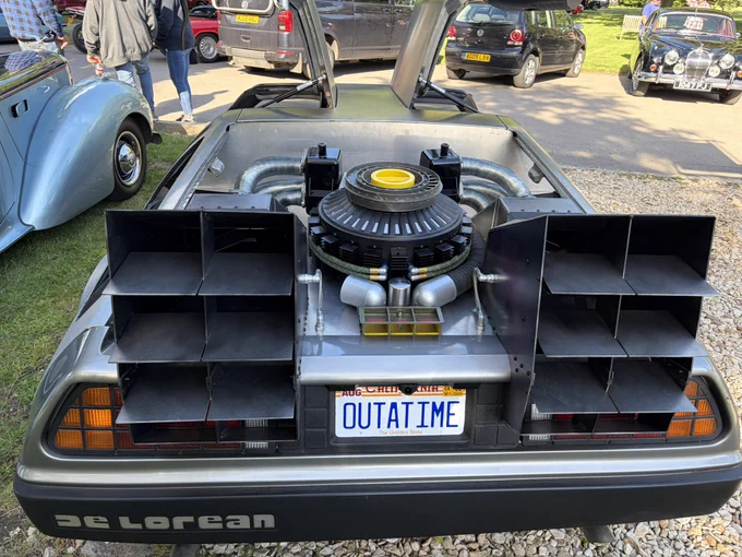 We saw this next year….. #BackToTheFuture #DeLorean #Warborough - http://miniphernalia.co.uk