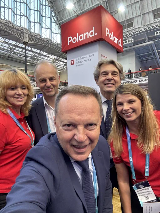 Jarosław Dąbrowski, członek zarządu BGK, oraz uczestnicy spotkania