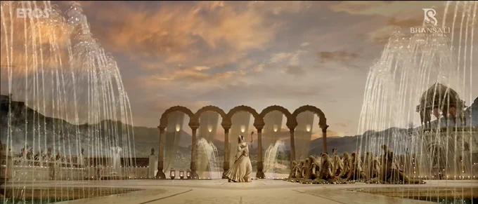 Mohe Rang Do Laal - Bajirao Mastani (2015)