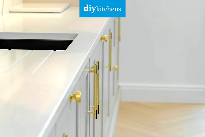 An Innova Bramley Cashmere & Carbon Shaker #kitchen | DIY Kitchens