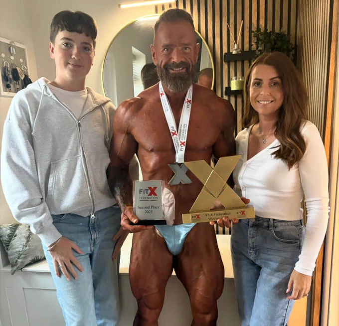 Bodybuilder Mat Dean thought he was in the best shape of his life when ongoing bowel problems led to a life changing cancer diagnosis.

After emergency surgery, chemotherapy, multiple operations, and adjusting to life with both a colostomy and urostomy, Mat slowly rebuilt his strength both physically and mentally.

Now back competing in bodybuilding competitions, Mat shares his powerful story of resilience, recovery, and learning to accept his body again.