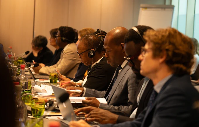 A group photo of participants in the seminar.