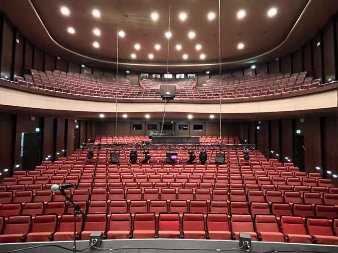 Zuschauerraum im Theater Marl mit Parkett und erstem Rang