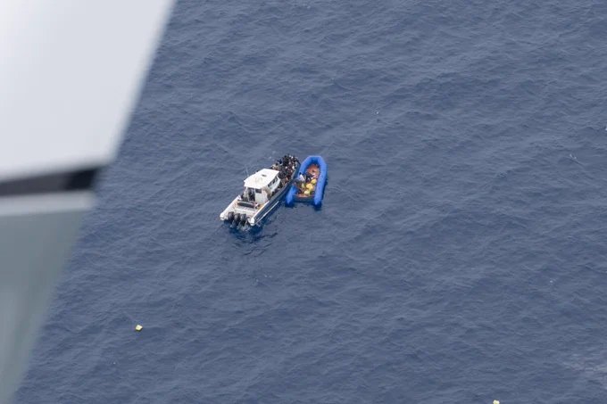 Pullback durch die libyschen Küstenwachen auf dem Mittelmeer.
📸 Tess Barthes / SOS MEDITERRANEE
