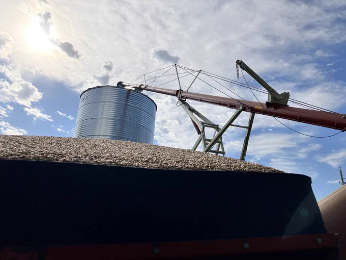 Transport augers, swing augers, field belts and grain carts on Prairie farms might not be keeping up with higher-capacity combines