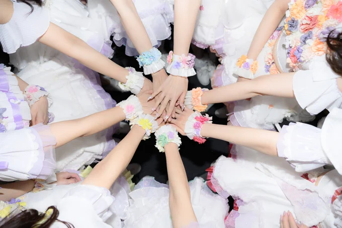 SE
D.I.Y
ハゴロモジャスミン
夏だkiss!!

MC

愛は振り向かない
君のことが好きだ
Endless story