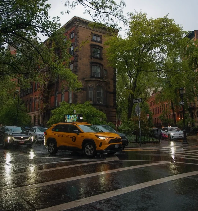 A rainy day in New York City.
Photography by Arif Hakim (@ariffathulhakim)