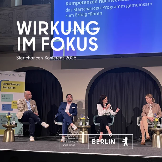 Gesprächsrunde „Kompetenzen nachweisbar steigern – das Startchancen-Programm gemeinsam zum Erfolg führen“ mit Karin Prien, Bundesministerin für Bildung, Familie, Senioren, Frauen und Jugend, Katharina Günther-Wünsch, Senatorin für Bildung, Jugend und Familie des Landes Berlin, Prof. Dr. Kai Maaz und Christoph Wiebke, Schulleitung der Friedensschule Osnabrück.