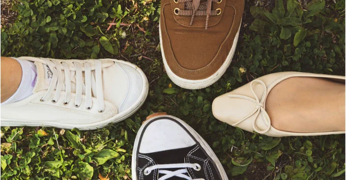 Each of us has a unique comfort level with tech. So, why offer one-size-fits-all #onlinelearning?

Best to meet people on their terms. But how do you design that kind of training?

Great advice on our blog by @tgorostiza of @LearningCartLMS➡️ https://talentedlearning.com/how-to-design-digital-training-for-mixed-tech-skill-levels/

#LX #UX #CX