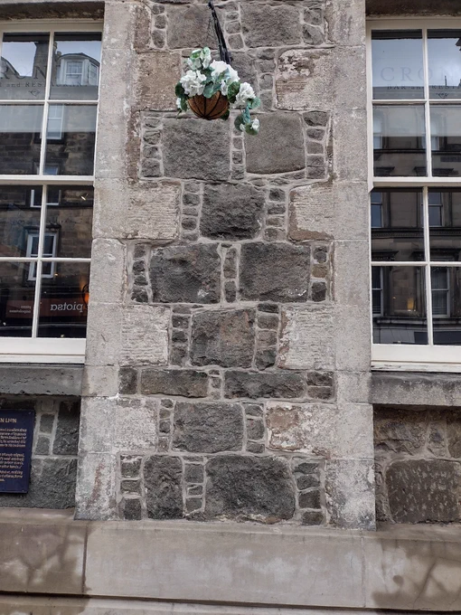 Stonework at The Gold Lion hotel, Stirling.