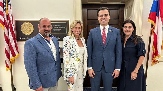 Puerto Rico Resident Commissioner Pablo Hernández Rivera (D) (second from right)
