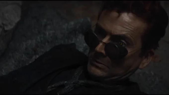 crowley perking up from lying in the alley when aziraphale shows up in good omens finale