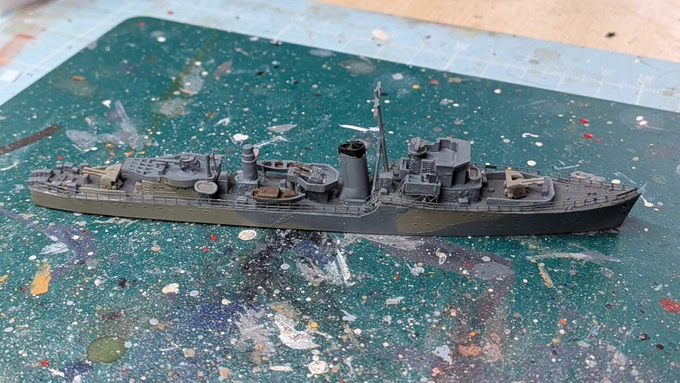 IBG Hunt class destroyer escort 1/700 scale model.