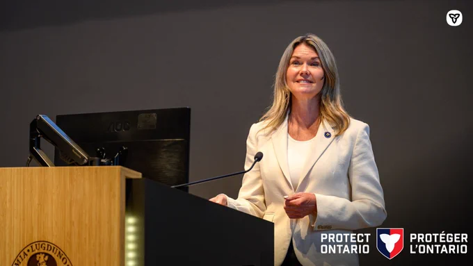 Photo of Minister Dunlop at the Information Systems for Crises Response and Management Conference