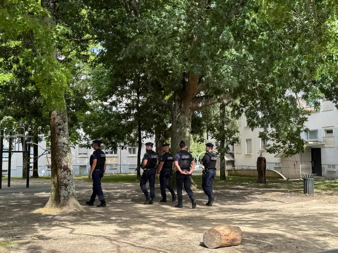 Des policiers en patrouille