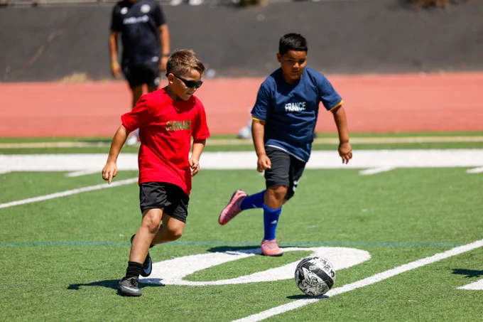 Image of kids in action.