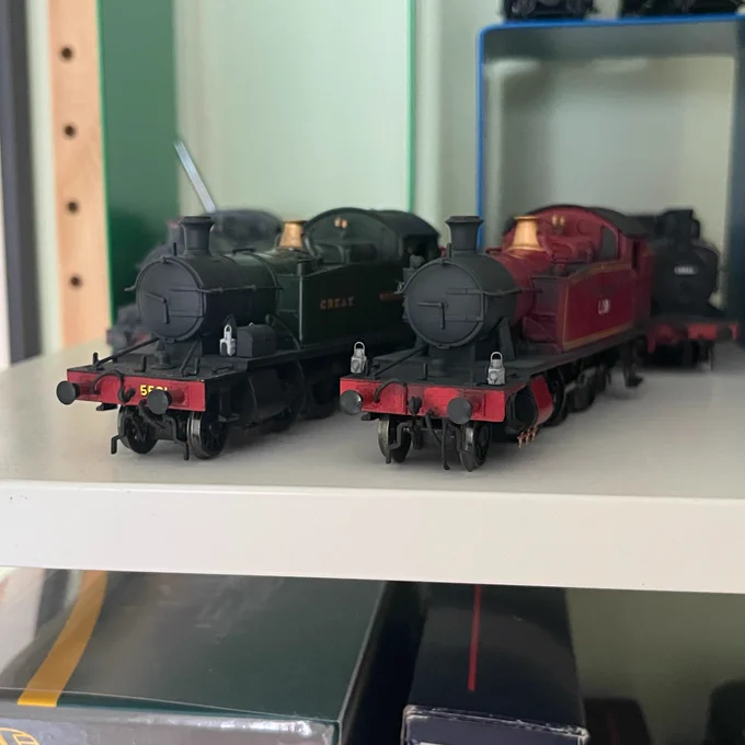 L.150 with her pre identity change counterpart GWR 5521