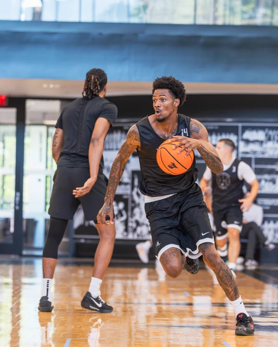 Dink Pate dribbling the ball in practice