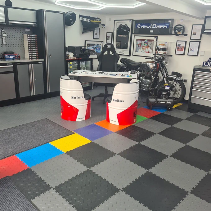 Finishing Touches To Your Flooring:

Combine your Mid Grey Recycled Diamond Plate - MotoLock Interlocking Floor Tile with a range of coloured tiles, ramps/edging seen in the drop down menu and don't forget to add the Non-marking Rubber Mallet to your basket.