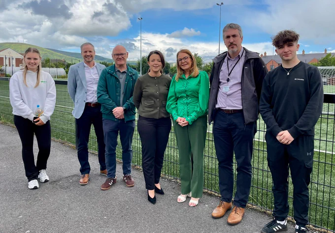 Minister Kimmins with DfI officials and local representatives