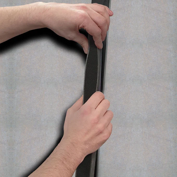 Tested to EN1366-4 : 2021 Fire resistance tests for service installations - Part 4: Linear joint seals.
Available in five different widths to cover gap sizes from 10mm to 100mm in rigid walls and floors.