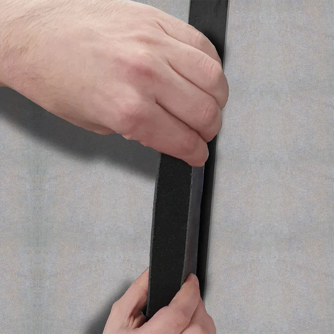 Fire resistance period for rigid floors of up to EI120 dependent upon width.
Friction fit.